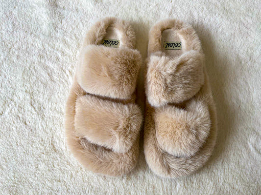 pantofole color crema , pelo ecologico , morbide comode e memory foam